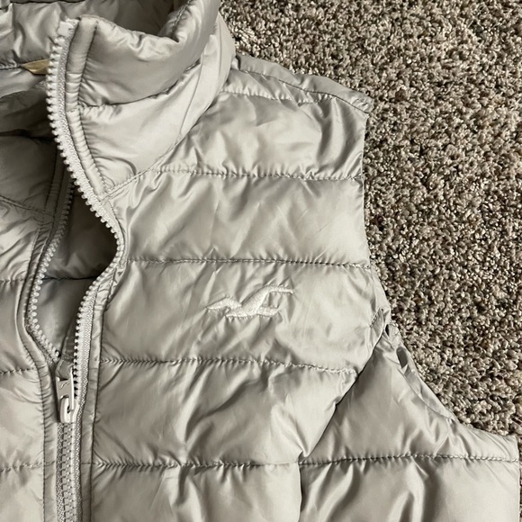 Hollister vest - Picture 2 of 2